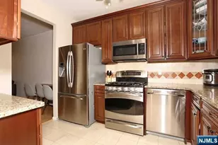 469 Hartford Dr 4070, Nutley, NJ 07110 - Photo 3