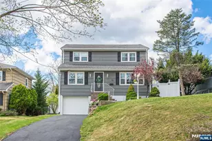 22 Elmwood Rd, Verona, NJ 07044 - Photo 3