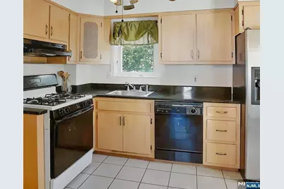 95 Rollinson Street, West Orange Township, NJ 07052 - Photo 13