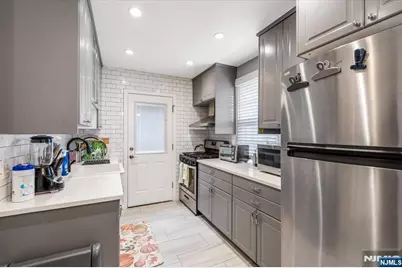 1434 Madison Place, Pompton Lakes, NJ 07442 - Photo 3