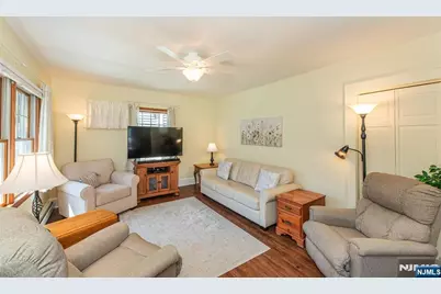 116 Myrtle Avenue, Cedar Grove, NJ 07009 - Photo 9