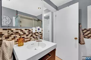 60 Vanderburgh Ave, Rutherford, NJ 07070 - Photo 33