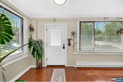 60 Vanderburgh Avenue, Rutherford, NJ 07070 - Photo 9