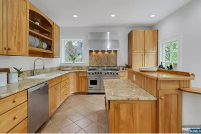 375 Upper Mountain Avenue, Montclair, NJ 07043 - Photo 11