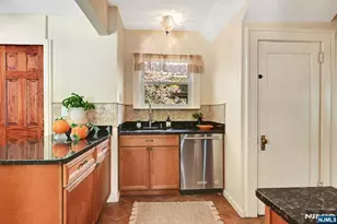501 Cumberland Ave, Teaneck Township, NJ 07666 - Photo 13