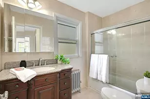 501 Cumberland Ave, Teaneck Township, NJ 07666 - Photo 19