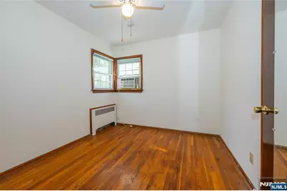 60 Sutton Avenue, Totowa, NJ 07512 - Photo 9