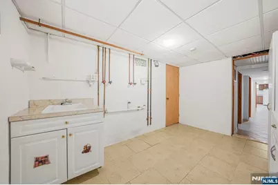 172 Chestnut Street, Newark, NJ 07105 - Photo 23