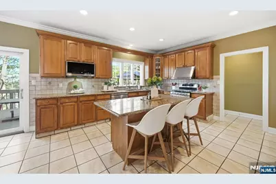 56 Burnet Hill Road, Livingston, NJ 07039 - Photo 9