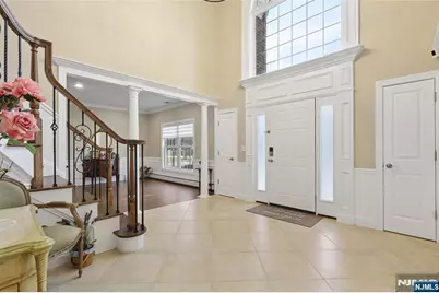 4 Leoson Parkway, Old Tappan, NJ 07675 - Photo 3