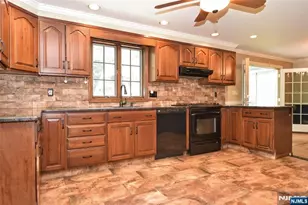 255 Park Ave, Allendale, NJ 07401 - Photo 11
