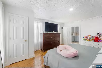 100 Washington Place, Teaneck Township, NJ 07666 - Photo 9