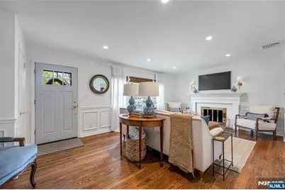 280 Eldon Court, Ridgewood, NJ 07450 - Photo 3