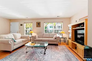 2063 Drake Ct, Mahwah, NJ 07430 - Photo 3