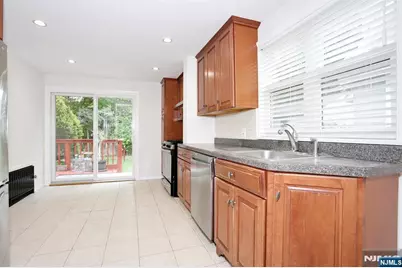 131 Highwood Avenue, Leonia, NJ 07605 - Photo 13