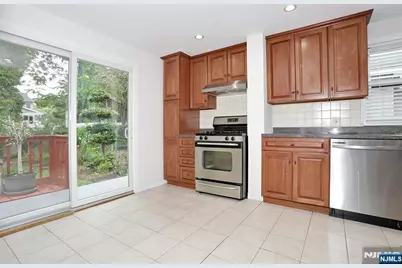 131 Highwood Avenue, Leonia, NJ 07605 - Photo 11