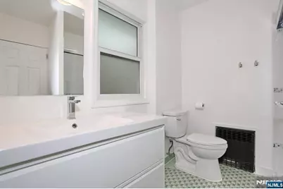 131 Highwood Avenue, Leonia, NJ 07605 - Photo 25