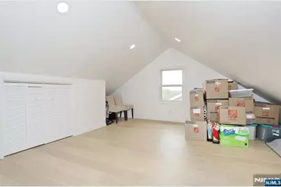 131 Highwood Avenue, Leonia, NJ 07605 - Photo 29