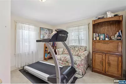 260 Glen Avenue, Midland Park, NJ 07432 - Photo 21