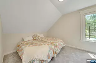 20 Florence Pl, Elmwood Park, NJ 07407 - Photo 17