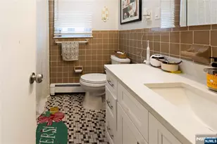 226 Webster Ave, Jersey City, NJ 07307 - Photo 25