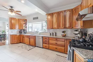 138 Summit Ave, New Milford, NJ 07646 - Photo 13
