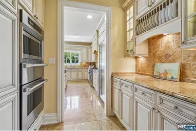 7 Jean Drive, Englewood Cliffs, NJ 07632 - Photo 11