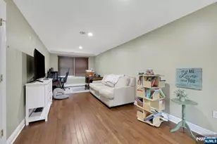 81 Chestnut St, Allendale, NJ 07401 - Photo 9