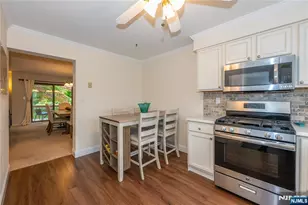 1092 Robin Rd, Hillsborough Township, NJ 08844 - Photo 17