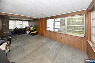 115 Center St, Pompton Lakes, NJ 07442 - Photo 9