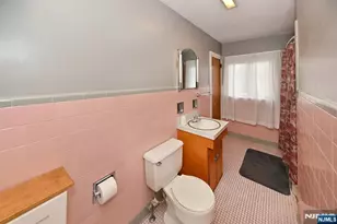 115 Center St, Pompton Lakes, NJ 07442 - Photo 11