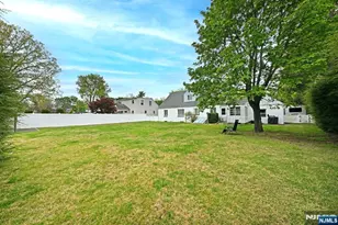 115 Center St, Pompton Lakes, NJ 07442 - Photo 21