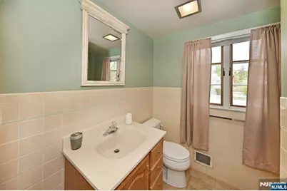115 Center Street, Pompton Lakes, NJ 07442 - Photo 17