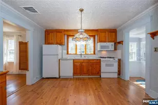 41 Center St, Midland Park, NJ 07432 - Photo 15