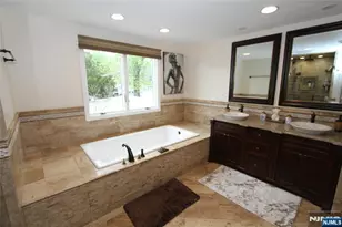 7 Stuart St, Waldwick, NJ 07463 - Photo 37
