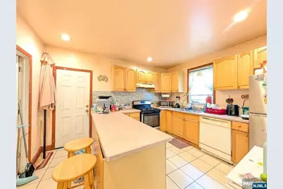 203 Lake Street, Newark, NJ 07104 - Photo 7