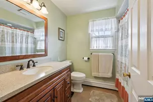 30 Lincoln Pl, Waldwick, NJ 07463 - Photo 27