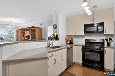 54 Polifly 103 #103, Hackensack, NJ 07601 - Photo 5