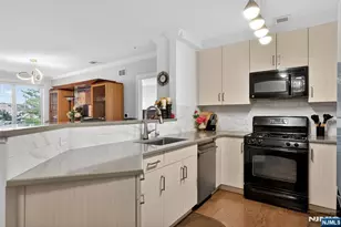 54 Polifly 103, Hackensack, NJ 07601 - Photo 5