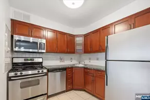 2000 Linwood Ave 14Y, Fort Lee, NJ 07024 - Photo 11