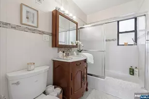 2000 Linwood Ave 14Y, Fort Lee, NJ 07024 - Photo 17