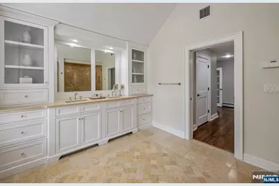 8 Mill Glen Court, Upper Saddle River, NJ 07458 - Photo 31