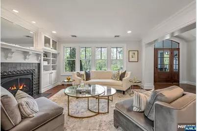 8 Mill Glen Court, Upper Saddle River, NJ 07458 - Photo 7