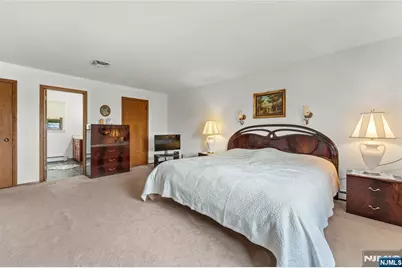 72 Pilgrim Drive, Clifton, NJ 07013 - Photo 23