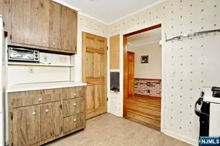 405 Terhune Ave, Paramus, NJ 07652 - Photo 19