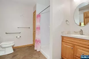 405 Terhune Ave, Paramus, NJ 07652 - Photo 15