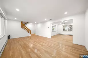 31 Hooks Ln, Edgewater, NJ 07020 - Photo 5