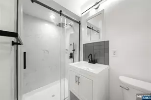 31 Hooks Ln, Edgewater, NJ 07020 - Photo 17