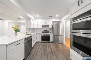 31 Hooks Ln, Edgewater, NJ 07020 - Photo 11