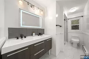 31 Hooks Ln, Edgewater, NJ 07020 - Photo 21